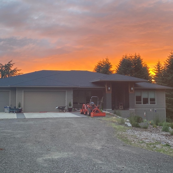 Meet your Posher, Chris - Picture 1 of 1